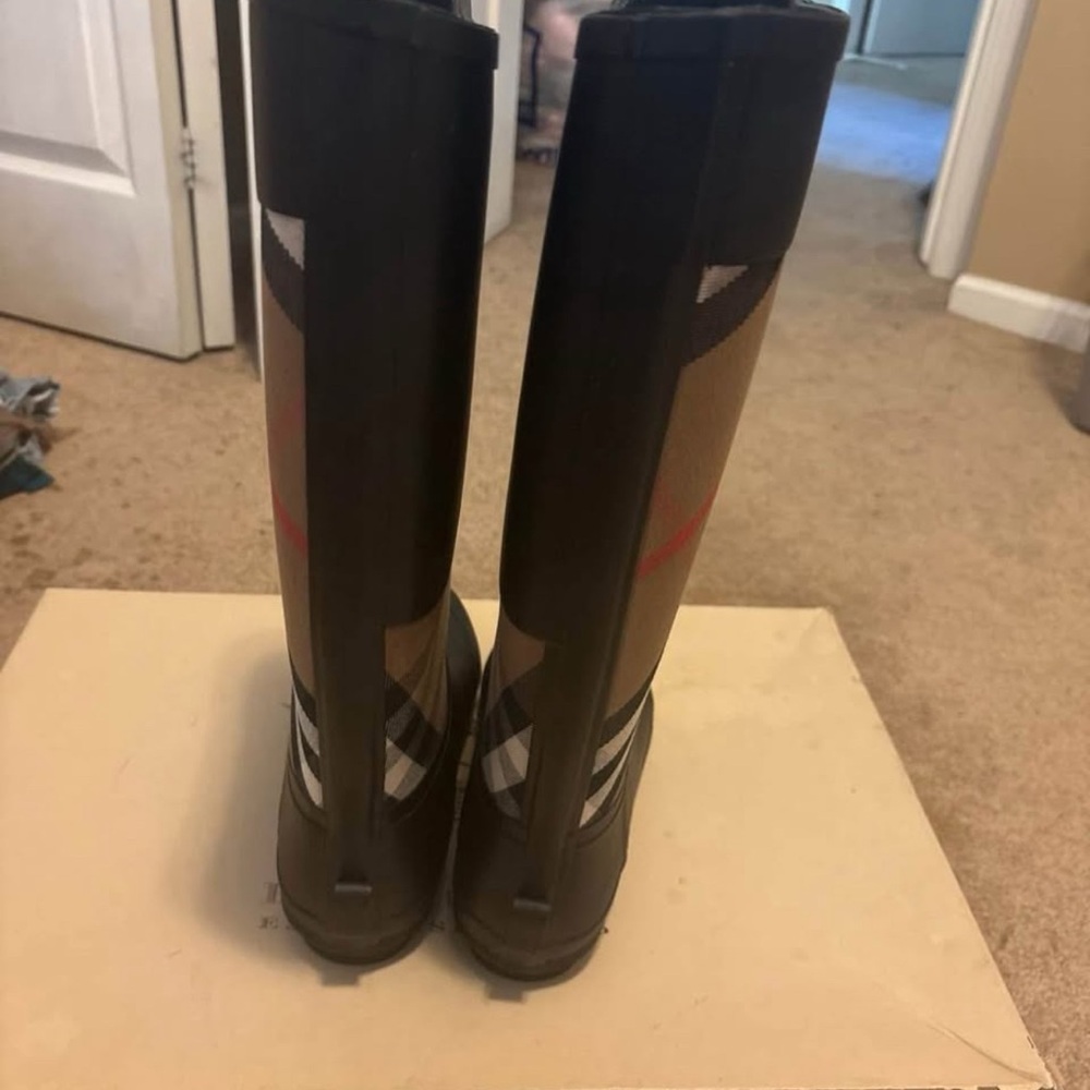 Burberry Check Panel Rain Boots - Picture 4 of 4